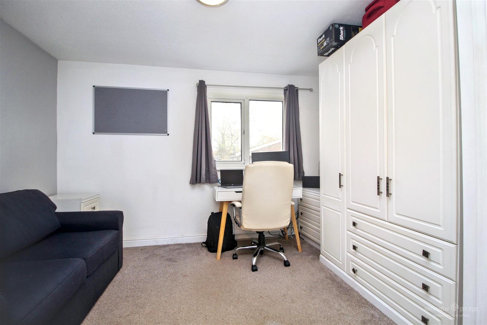 Thornton Mews, Reading